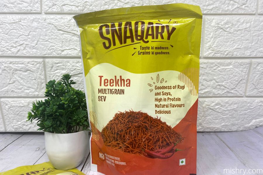 snaqary teekha multigrain sev packaging