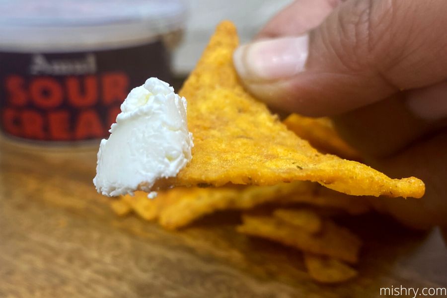 amul sour cream with nachos