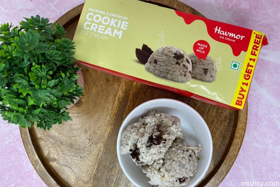 Havmor cookies and cream ice cream appearance