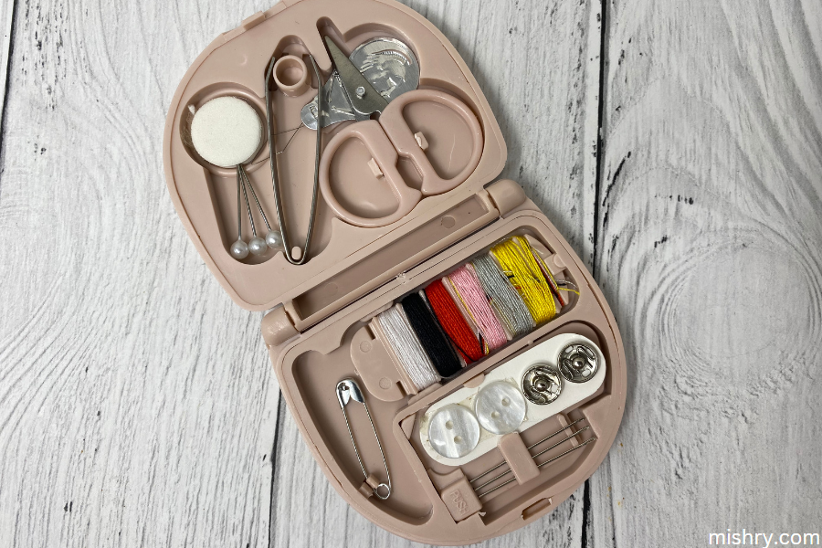 the contents of the mini sewing kit