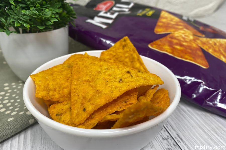 macro shot of the sweet thai chilli chips