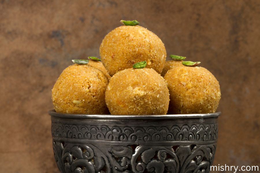 besan ladoo