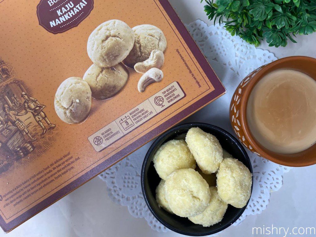 bolas kaju nankhatai review